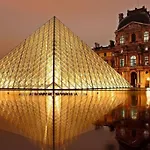 Cosy Studio Next To The Champs-Elysees Avenue!