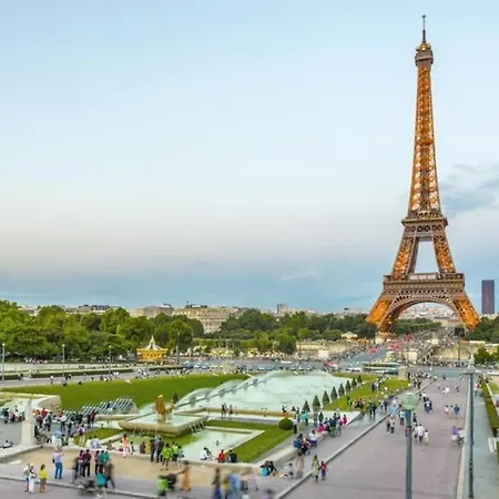 Cosy Next To The Champs-elysees Avenue! Paris